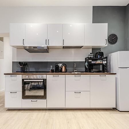 Discover Apartment Ливорно Экстерьер фото