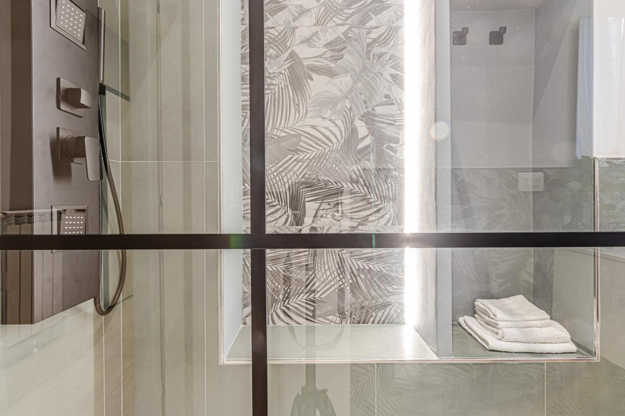 Discover Apartment Ливорно Экстерьер фото